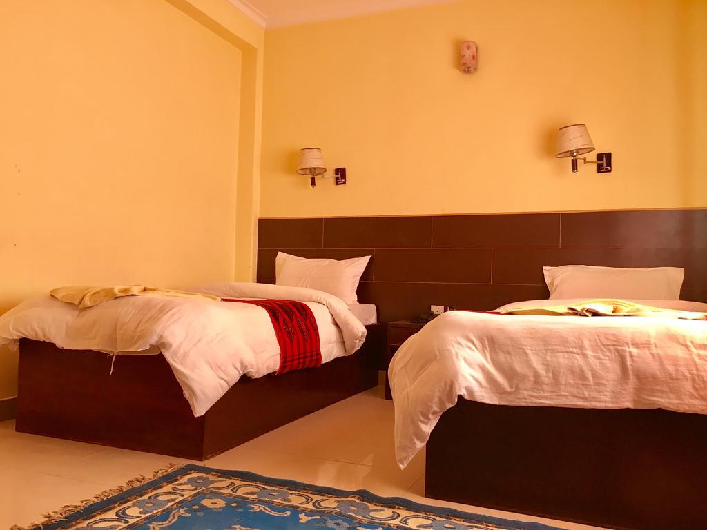 פוקהרה Hotel Fewa Holiday Inn מראה חיצוני תמונה